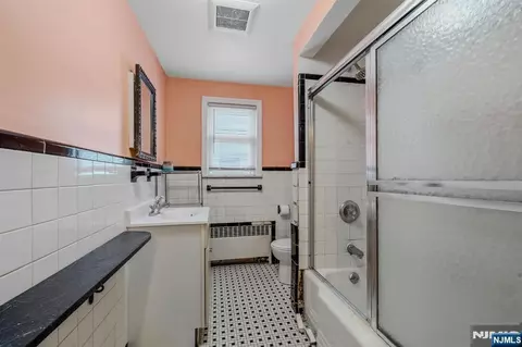 Bath - 98 Baldwin Pl, Bloomfield, NJ 07003 photo 4 of 5