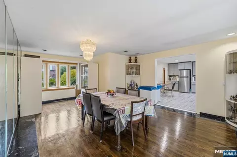 Dining - 98 Baldwin Pl, Bloomfield, NJ 07003 photo 2 of 3