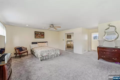 Bedroom - 98 Baldwin Pl, Bloomfield, NJ 07003 photo 4 of 13