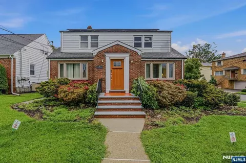 Exterior - 98 Baldwin Pl, Bloomfield, NJ 07003 photo 2 of 3
