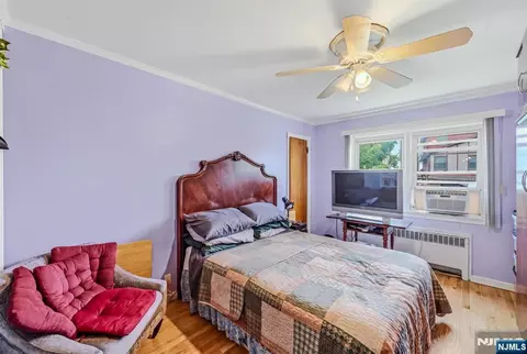 Bedroom - 98 Baldwin Pl, Bloomfield, NJ 07003 photo 2 of 13