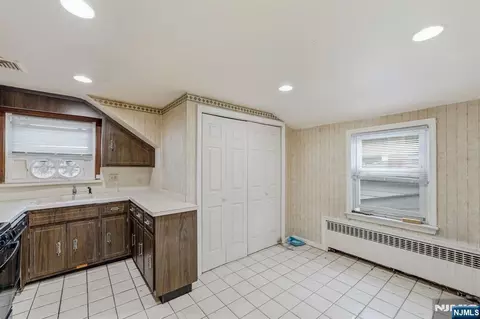 Other - 98 Baldwin Pl, Bloomfield, NJ 07003 photo 8 of 12