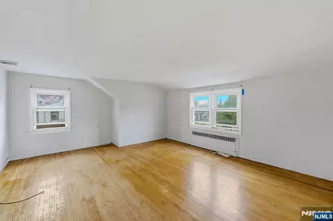 Bedroom - 98 Baldwin Pl, Bloomfield, NJ 07003 photo 9 of 13