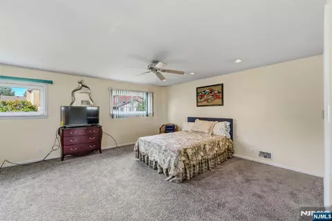 Bedroom - 98 Baldwin Pl, Bloomfield, NJ 07003 photo 5 of 13