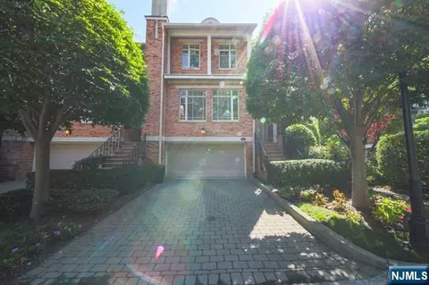 148 Hudson Cv #148, Edgewater, NJ 07020