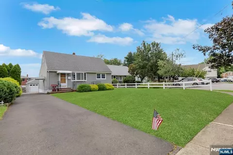 77 High St, Clifton, NJ 07014