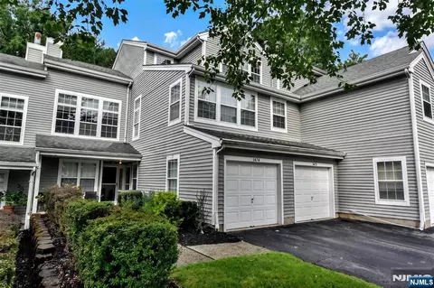 1474 Cornwall Rd, Mahwah, NJ 07430