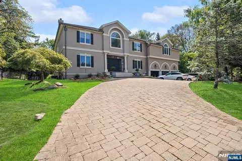74 Sherwood Rd, Norwood, NJ 07648