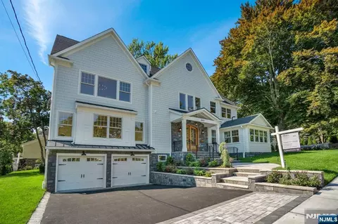 110 Blauvelt Ave, Ho Ho Kus, NJ 07423