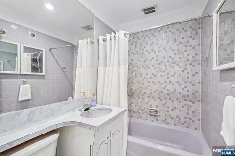 Bath - 20 Leonard Ter, Wayne, NJ 07470 photo 1 of 2