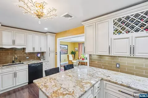 Kitchen - 20 Leonard Ter, Wayne, NJ 07470 photo 4 of 4