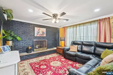 Living - 20 Leonard Ter, Wayne, NJ 07470 photo 5 of 5