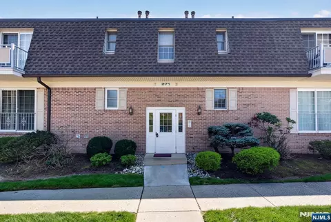 271 Collignon Way #4B, River Vale, NJ 07675