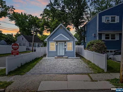 16 W Grove St, Bogota, NJ 07603