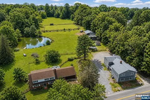 107 Woodcliff Ave, Woodcliff Lake, NJ 07677