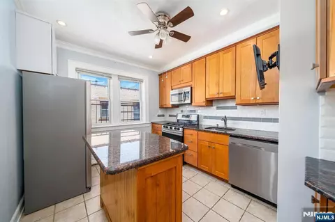 82 Hackensack St #3, Wood Ridge, NJ 07075