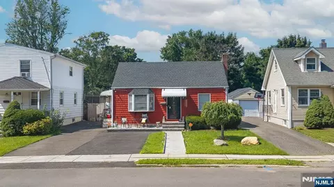 379 Chamberlain Ave, Paterson, NJ 07502