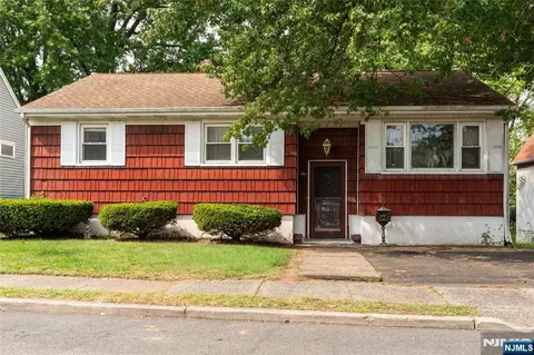 10 Moore Pl, Nutley, NJ 07110