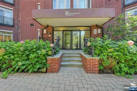 1109 Riverview Ave #109, Englewood, NJ 07631