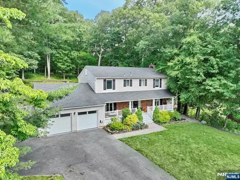 8 Northgate Park, Ringwood, NJ 07456