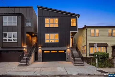 39 Grand, Newark, NJ 07106