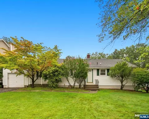 427 West Ave, Northvale, NJ 07647
