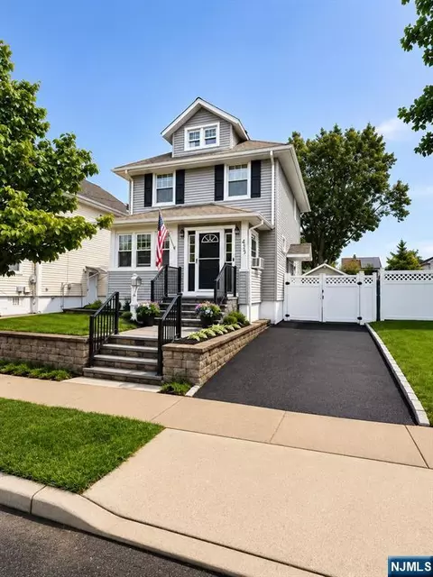 439 Lake Ave, Lyndhurst, NJ 07071