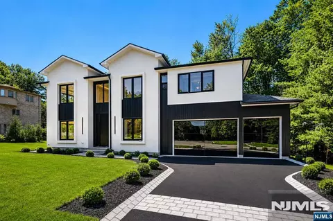 61 Ross Ave, Demarest, NJ 07627