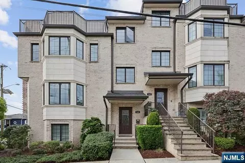140 Cedar St, Fort Lee, NJ 07024