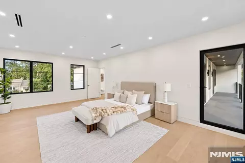 Bedroom - 236 Woodcrest Ave, Paramus, NJ 07652 photo 3 of 4