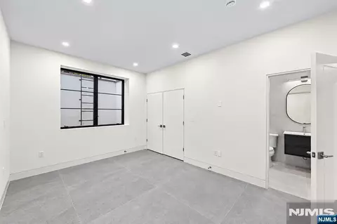 Bedroom - 236 Woodcrest Ave, Paramus, NJ 07652 photo 4 of 4