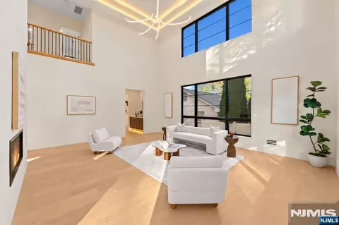 Living - 236 Woodcrest Ave, Paramus, NJ 07652 photo 3 of 3