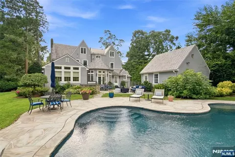 295 Hamilton Ave, Glen Rock, NJ 07452
