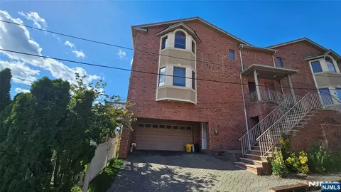 344 E Ruby Ave #A, Palisades Park, NJ 07650