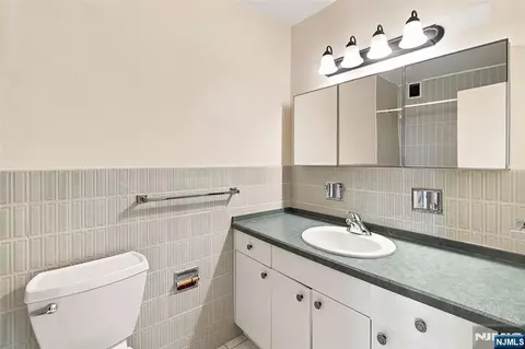 Bath - 280 Prospect Ave #9B, Hackensack, NJ 07601 photo 1 of 3
