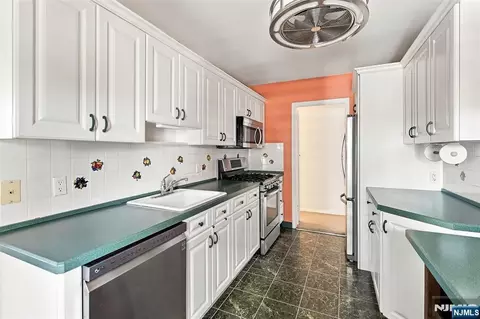 Kitchen - 280 Prospect Ave #9B, Hackensack, NJ 07601 photo 3 of 5