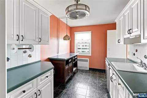 Kitchen - 280 Prospect Ave #9B, Hackensack, NJ 07601 photo 2 of 5