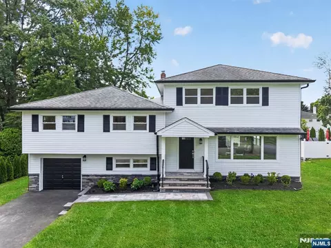 15 Haussler Ter, Clifton, NJ 07013