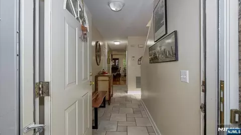 Entry Way - 58 Parkside Ct, Wayne, NJ 07470 photo 1 of 2