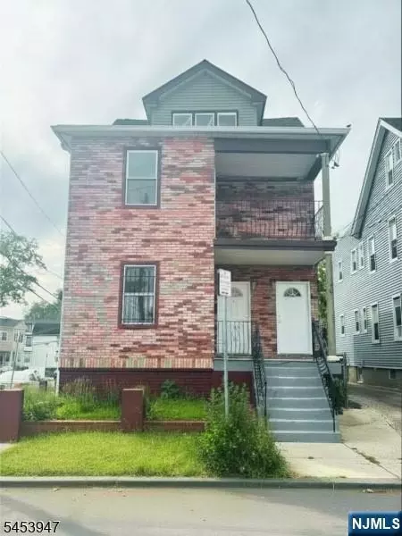 163 Dewey St, Newark, NJ 07112