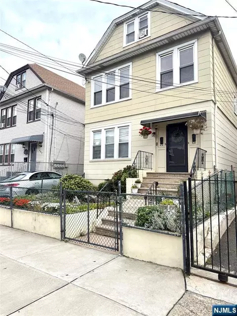 413 26th St, Paterson, NJ 07514