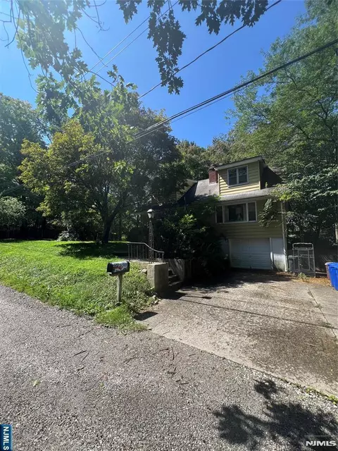 15 Brook Rd, Hewitt, NJ 07421 photo 3