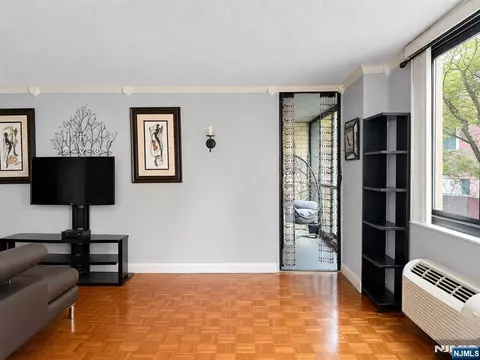 Living - 344 Prospect Ave #4H, Hackensack, NJ 07601 photo 1 of 4