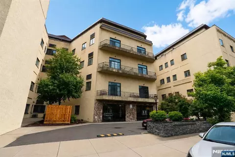 75 Liberty Ave #D19, Jersey City, NJ 07306