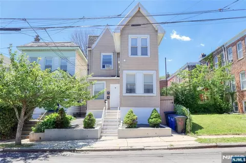 9 Emerson Pl, Newark, NJ 07114