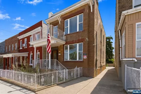 221 54th St, West New York, NJ 07093