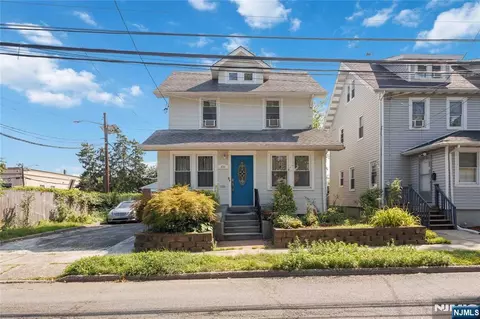 426 Beverly Rd, Teaneck, NJ 07666