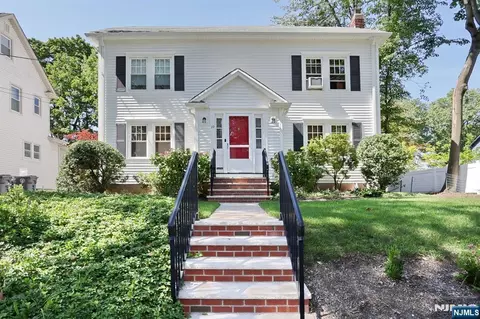 19 S Lyle Ave, Tenafly, NJ 07670