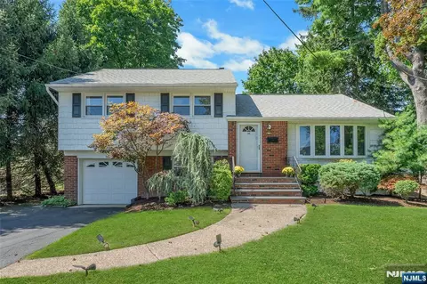 36 Hirschfeld Pl, New Milford, NJ 07646