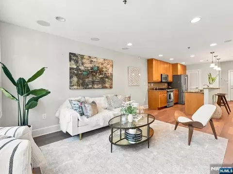 113 Willow Ave #2, Hoboken, NJ 07030